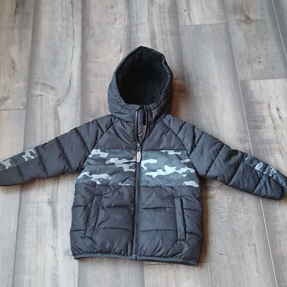 Members Mark Black Camo Cozy Puffer Size 4